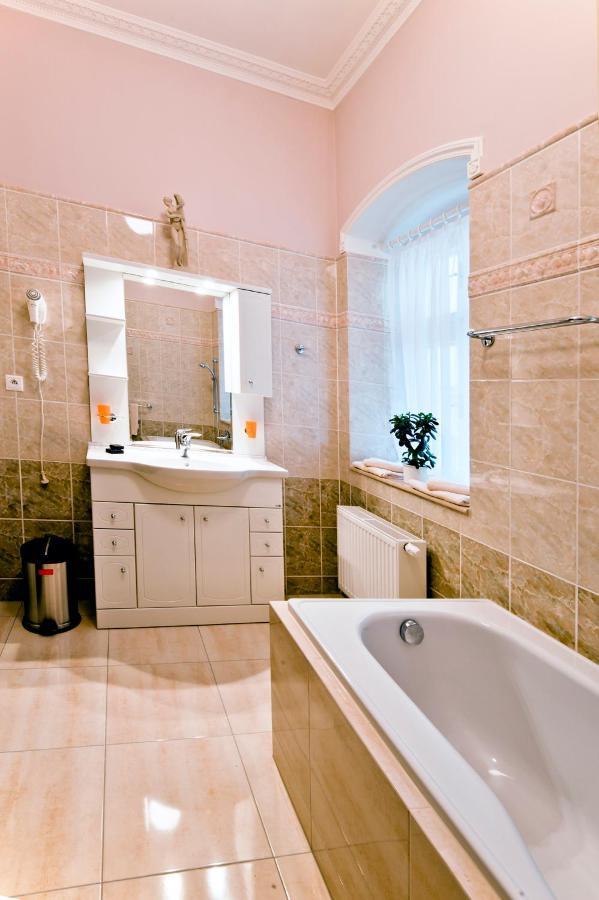 Pension Napoleon Karlovy Vary Ngoại thất bức ảnh