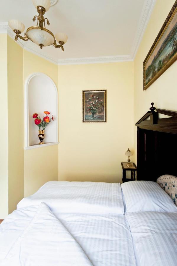 Pension Napoleon Karlovy Vary Ngoại thất bức ảnh