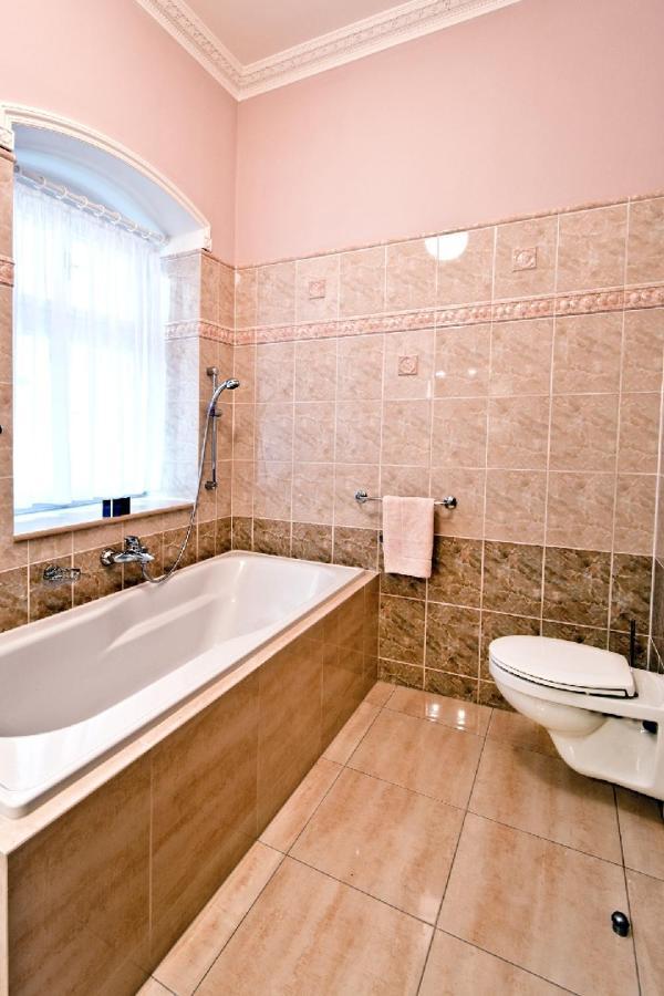 Pension Napoleon Karlovy Vary Ngoại thất bức ảnh