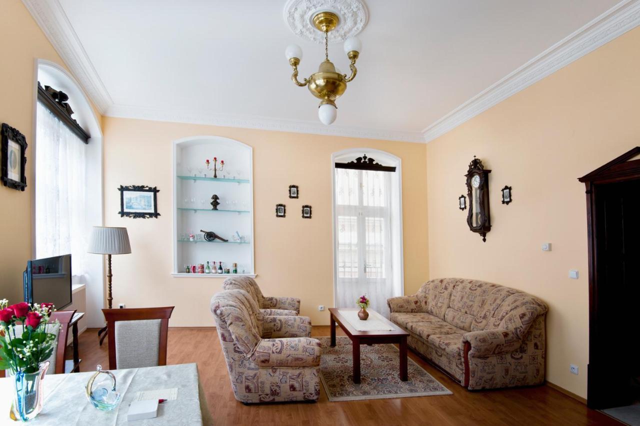 Pension Napoleon Karlovy Vary Ngoại thất bức ảnh